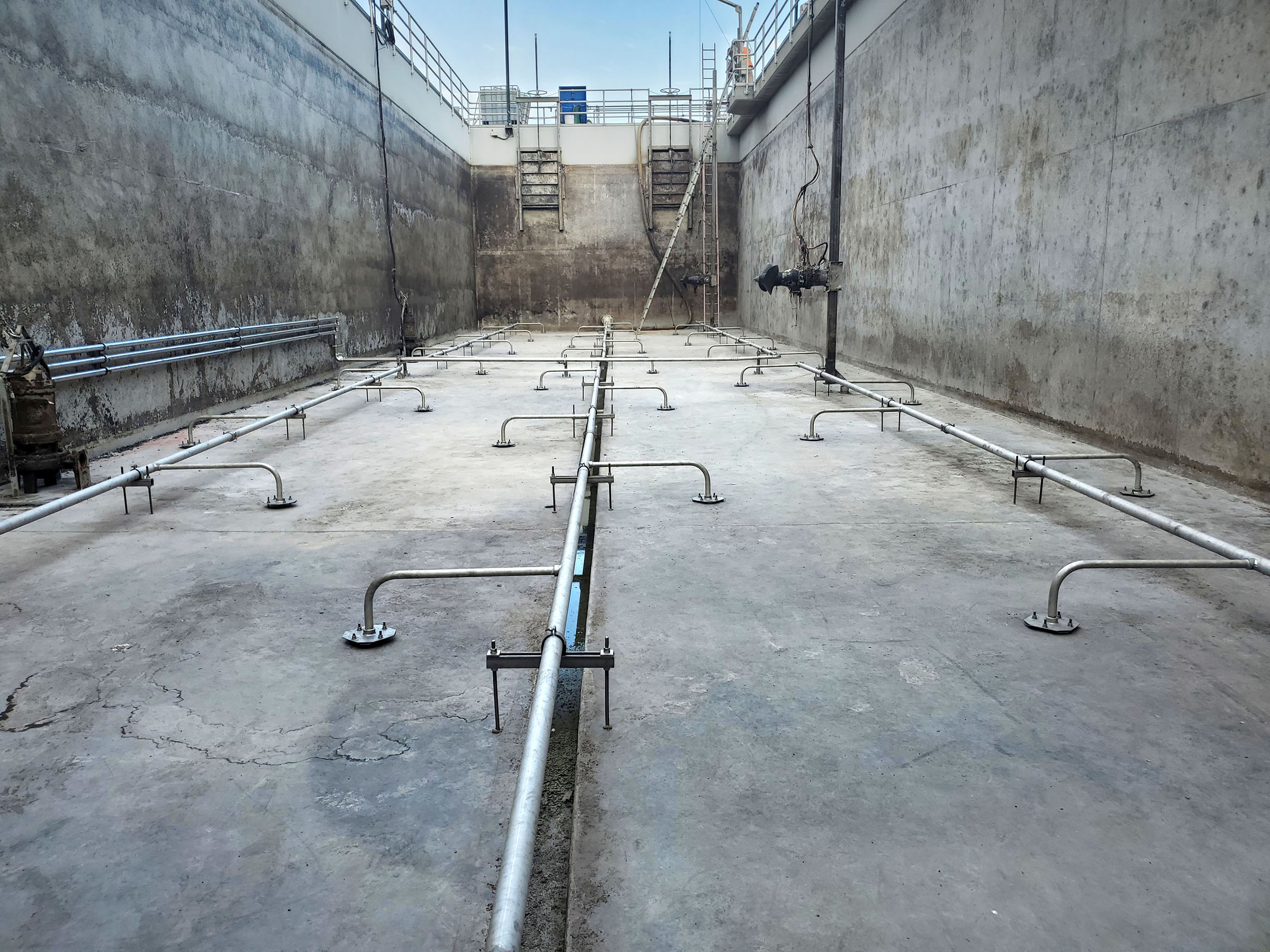 EnviroMix BioMix system in Ventura, CA - nozzles