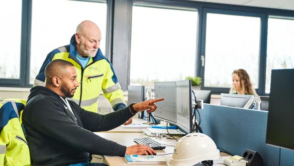 Wastewater treatment plant in the Netherlands - at the office, employee conversations, meetings
WebDAM Path: /Photography & Illustration/Customer Sites
Model release signed, Customer approval